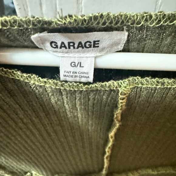 Green Garage Top - Picture 3 of 3